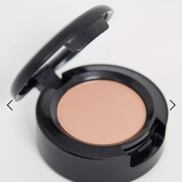 MAC Matte Eyeshadow - Tete-A-Tint Matte - Picture 2 of 3
